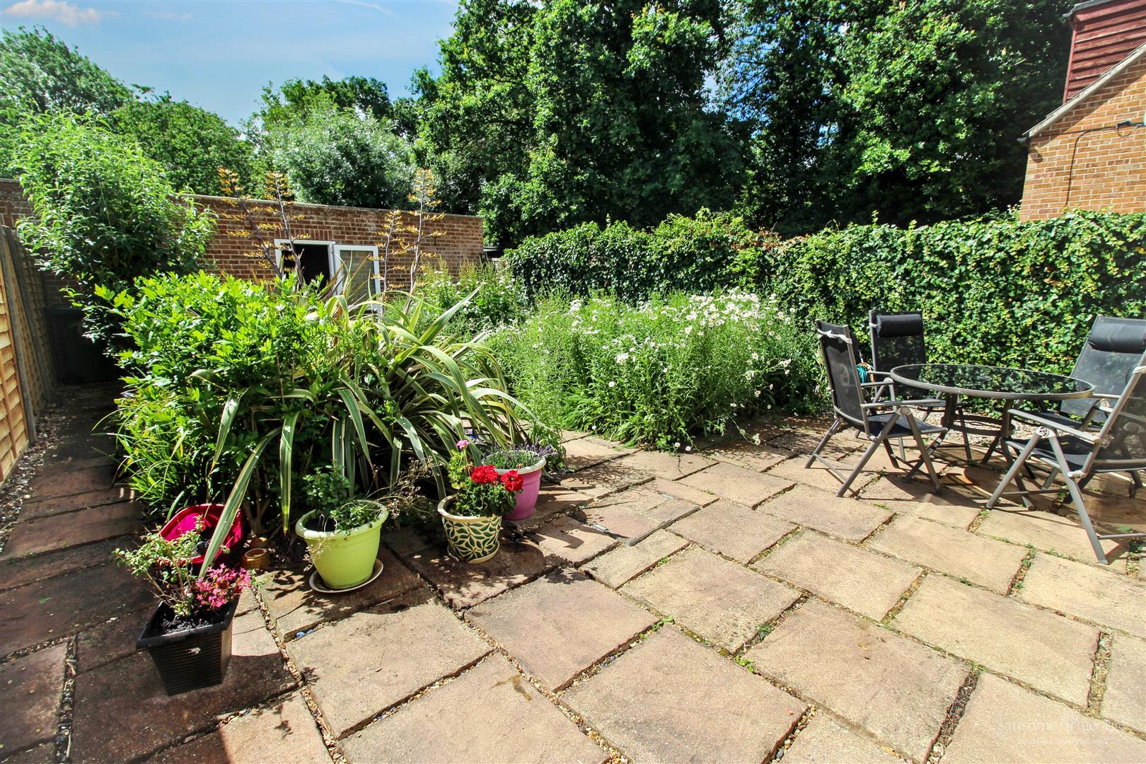 Sandhills Way, Calcot, Reading